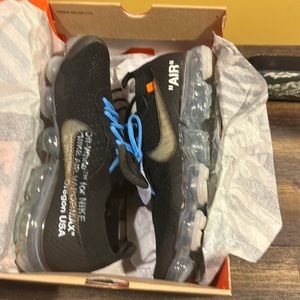 Off white air max worn once indoors